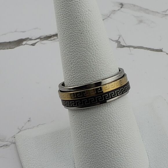 NWOT Unisex Stainless Steel Spinner Ring Black Gold sz 8 - Picture 2 of 4
